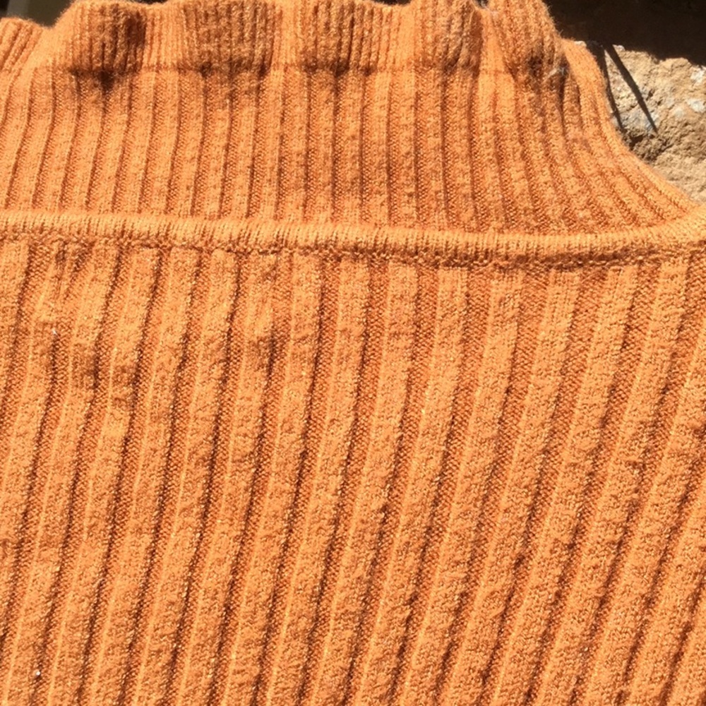 LRUD ruffle neck long sleeve sweater fall attire boho🌷 - Picture 5 of 7